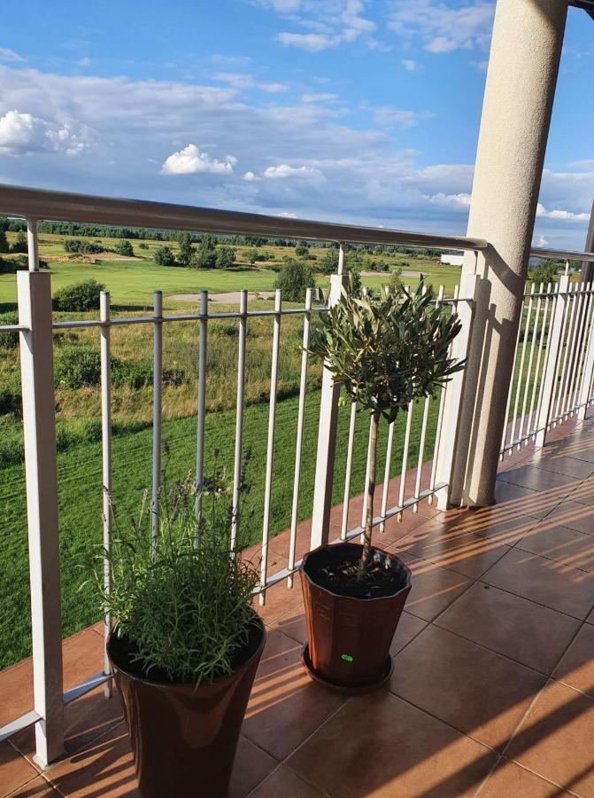 Apartgolf Sobienie Krolewskie Sobienie Szlacheckie Kültér fotó